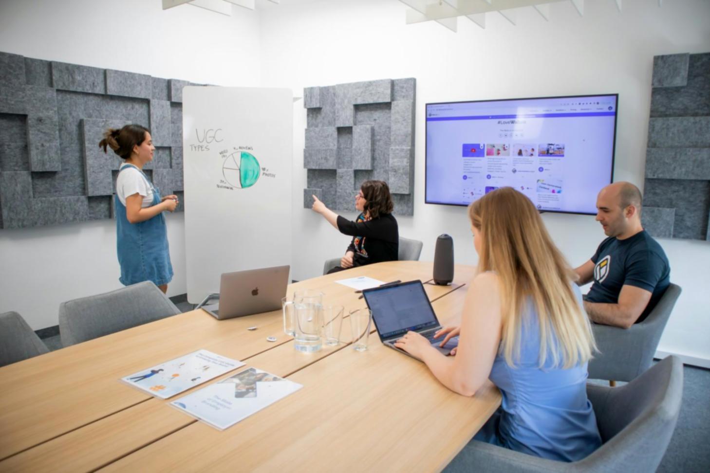Équipe en formation budgétaire collaborative